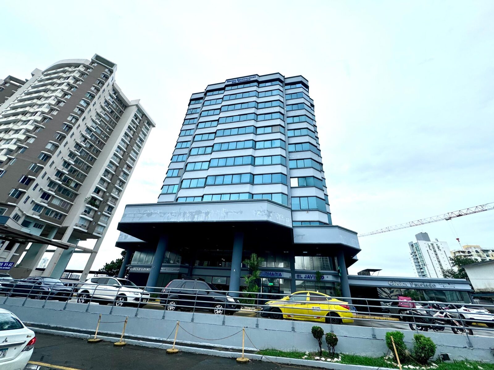 Fachada del Centro Especializado y Hospital Pediátrico San Fernando en Panamá